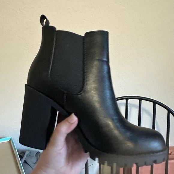 Black slip on leather combat boots - Picture 9 of 16